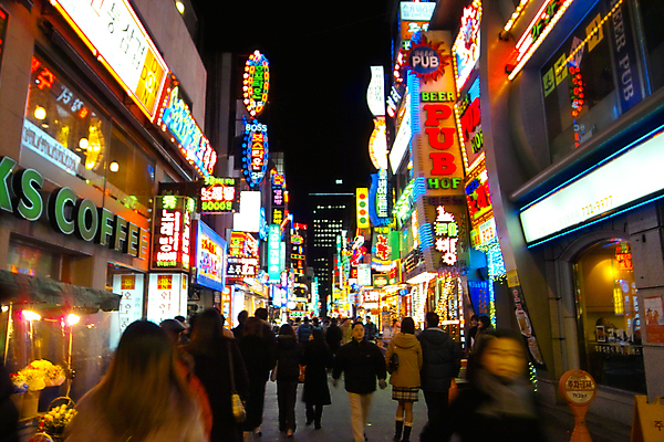 포토 JPG 야경 거리 간판 사람 야외 건물 빛 카페 도시 밤거리 술집 도심 네온 노래방 맥주집 호프집 국내포토 건축물 상점 야간 파일형식 풍경_경치