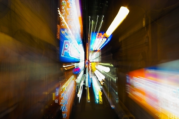 포토 JPG 야경 거리 간판 사람없음 야외 건물 빛 도시 밤거리 도심 네온 장노출 라이트효과 국내포토 건축물 촬영기법 야간 파일형식 효과 풍경_경치