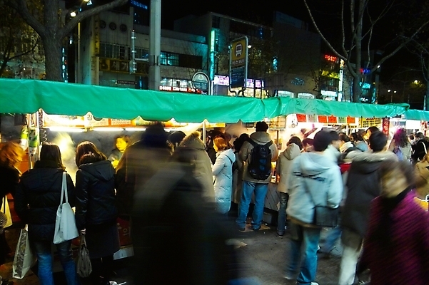 포토 JPG 사계절 계절 겨울 야경 자연 거리 사람 야외 빛 도시 밤거리 도심 노점상 포장마차 국내포토 풍경 식당 밤 야간 생태계 파일형식 자연요소 상점