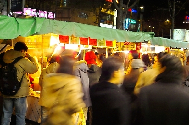 포토 JPG 사계절 계절 겨울 야경 자연 거리 사람 야외 빛 도시 밤거리 도심 노점상 포장마차 국내포토 풍경 식당 밤 야간 생태계 파일형식