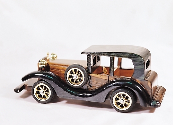 포토 JPG 육상교통 백그라운드 한대 승용차 자동차 실내 근접촬영 사람없음 장식 놀이용품 골동품 장난감자동차 오브젝트 자동차모형 국내포토 1 교통수단 뷰포인트 내부 장난감 모형 파일형식