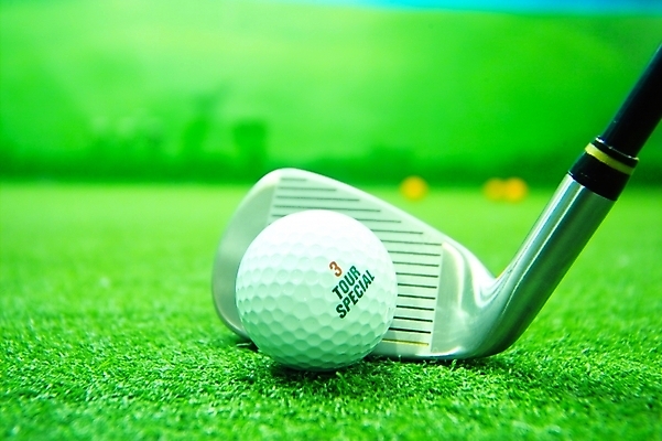 포토 JPG 스포츠용품 스포츠 골프 공 레저 골프공 골프용품 실내 사람없음 레포츠 운동 구기 공간 골프채 매트 클럽 골프연습장 아이언 국내포토 골프장 건강 내부 오브젝트 파일형식