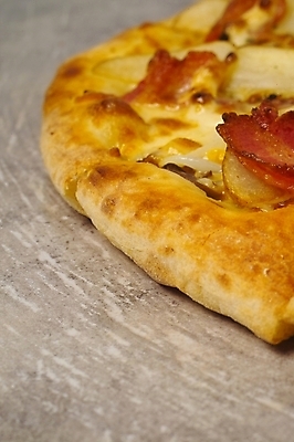 포토 JPG 음식 외국문화 피자 패스트푸드 서양음식 사람없음 감자튀김 이탈리아음식 이탈리아문화 토핑 씬피자 포테이토피자 국내포토 문화 감자 튀김 인스턴트 유럽문화 파일형식