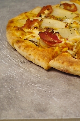 포토 JPG 음식 외국문화 피자 패스트푸드 서양음식 사람없음 감자튀김 이탈리아음식 이탈리아문화 토핑 씬피자 포테이토피자 국내포토 문화 감자 튀김 인스턴트 유럽문화 파일형식