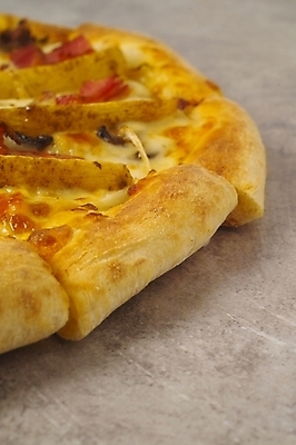 포토 JPG 음식 외국문화 피자 패스트푸드 서양음식 사람없음 감자튀김 이탈리아음식 이탈리아문화 토핑 씬피자 포테이토피자 국내포토 문화 감자 튀김 인스턴트 유럽문화 파일형식