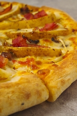 포토 JPG 음식 외국문화 피자 패스트푸드 서양음식 사람없음 감자튀김 이탈리아음식 이탈리아문화 토핑 씬피자 포테이토피자 국내포토 문화 감자 튀김 인스턴트 유럽문화 파일형식