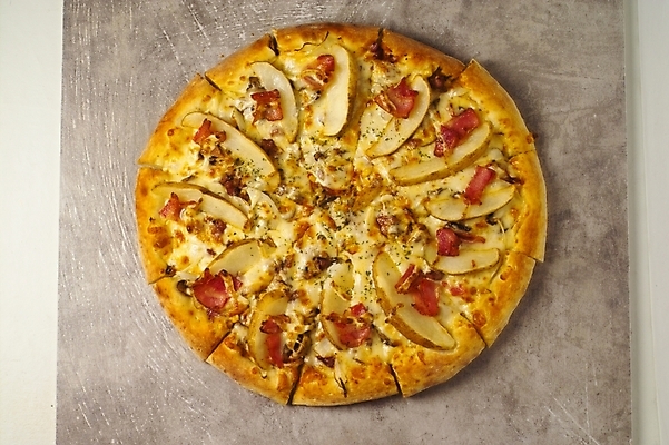 포토 JPG 음식 외국문화 피자 패스트푸드 서양음식 사람없음 감자튀김 이탈리아음식 이탈리아문화 토핑 씬피자 포테이토피자 국내포토 문화 감자 튀김 인스턴트 유럽문화 파일형식