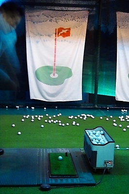 포토 JPG 스포츠용품 스포츠 골프 레저 골프공 골프용품 실내 사람없음 레포츠 운동 구기 공간 골프채 골퍼 감독 연습 클럽 골프연습장 시타 시타실 국내포토 직업 공 골프장 운동선수 건강 내부 오브젝트 파일형식