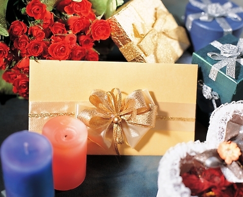 포토 JPG 식물 꽃 꽃다발 백그라운드 여름꽃 초 화이트데이 발렌타인데이 선물 사랑 이벤트 사람없음 선물상자 상자 장미 편지 오브젝트 국내포토 감정 데이이벤트 파일형식 여름_계절