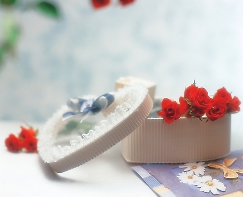 포토 JPG 꽃잎 음식 백그라운드 잎 화이트데이 디저트 발렌타인데이 선물 사랑 이벤트 사람없음 선물상자 하트 오브젝트 국내포토 모양 식물 꽃 감정 데이이벤트 상자 파일형식