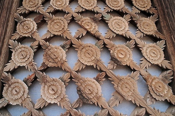 포토 JPG 주간 한국전통 전통 문양 백그라운드 무늬 식물문양 사람없음 야외 전통무늬 전통문양 문 사찰 반복무늬 국내포토 자연요소 식물 종교건축 한국 파일형식