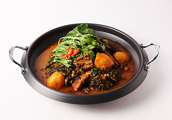 포토 JPG 스튜디오촬영 그릇 한식 음식 고추 감자 실내 사람없음 감자탕 뼈다귀해장국 국내포토 식기 채소 내부 해장국 파일형식