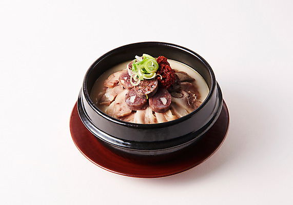 포토 JPG 스튜디오촬영 그릇 한식 음식 실내 사람없음 양념 뚝배기 파 순대 순대국 국내포토 식기 채소 내부 국 파일형식