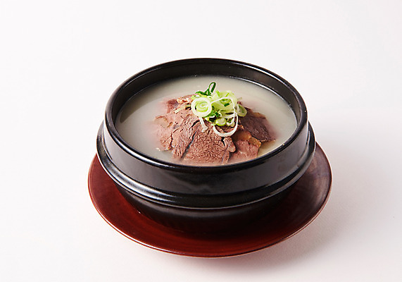 포토 JPG 스튜디오촬영 그릇 한식 음식 실내 사람없음 뚝배기 파 설렁탕 국내포토 식기 채소 내부 탕 파일형식