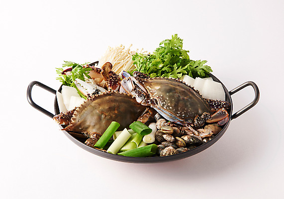 포토 JPG 스튜디오촬영 그릇 한식 음식 채소 조개 실내 사람없음 꽃게 꽃게탕 국내포토 식기 어패류 내부 게 탕 파일형식