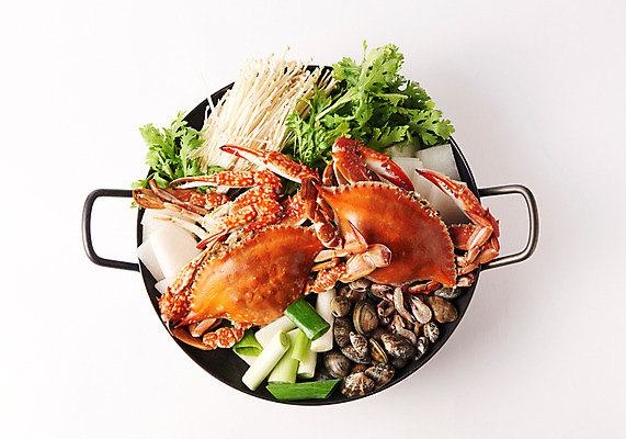 포토 JPG 스튜디오촬영 그릇 한식 음식 채소 조개 실내 사람없음 하이앵글 꽃게 꽃게탕 국내포토 식기 뷰포인트 어패류 내부 게 탕 파일형식