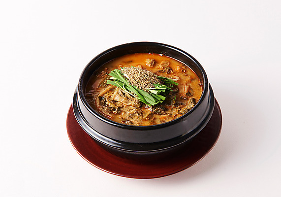 포토 JPG 스튜디오촬영 그릇 한식 음식 실내 사람없음 뚝배기 부추 추어탕 국내포토 식기 채소 내부 탕 파일형식