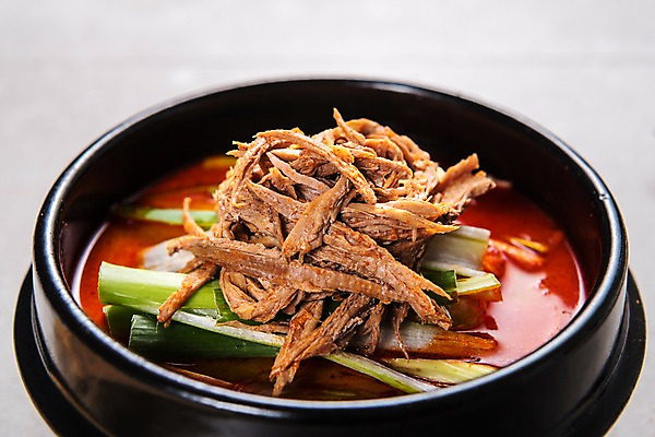 포토 JPG 스튜디오촬영 그릇 한식 음식 실내 근접촬영 사람없음 뚝배기 육개장 국내포토 식기 뷰포인트 내부 국 파일형식