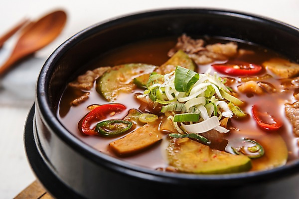 포토 JPG 스튜디오촬영 그릇 한식 음식 고추 실내 근접촬영 사람없음 아웃포커스 숟가락 된장찌개 뚝배기 파 애호박 차돌박이 국내포토 식기 뷰포인트 채소 호박 촬영기법 수저 육류 내부 찌개 파일형식
