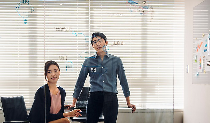 포토 JPG 응시 여자 남자 회의 실내 서기 미소 앉기 정장 상반신 20대 성인 두명 앞모습 캐주얼 비즈니스라이프 한국인 기록 직장인 비즈니스맨 비즈니스우먼 동료 회의실 신입사원 국내포토 직업 라이프스타일 시선 옷 뷰포인트 비즈니스 관계 모션 표정 사람 동양인 청년 내부 파일형식