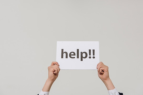 포토 JPG 스튜디오촬영 손 배너 남자 포즈 사각프레임 실내 한명 들기 20대 성인 신체부위 비즈니스라이프 한국인 도움 직장인 헬프 국내포토 직업 1 라이프스타일 컨셉 모션 프레임 사람 동양인 청년 내부 사각형 파일형식