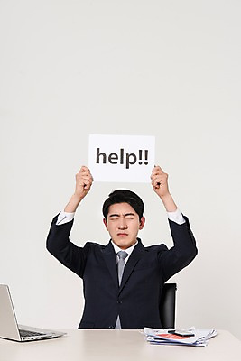 포토 JPG 스튜디오촬영 배너 남자 포즈 의자 사각프레임 광고판 알림판 실내 한명 들기 앉기 정장 상반신 20대 성인 앞모습 비즈니스라이프 노트북 눈감음 자료 한국인 도움 직장인 비즈니스맨 책상 신입사원 서류뭉치 헬프 성인남자한명만 국내포토 직업 1 라이프스타일 옷 뷰포인트 가구 컨셉 비즈니스 모션 프레임 사람 동양인 청년 내부 전자제품 사각형 문서 판 남자한명만 성인남자만 파일형식