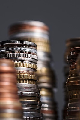 포토 JPG 사람없음 아웃포커스 금융 탑 동전 외화 국내포토 건축물 돈 촬영기법 경제 파일형식