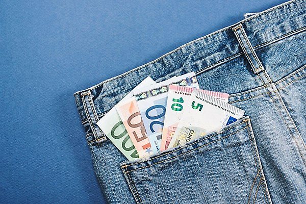 포토 JPG 유럽 지폐 사람없음 금융 유로 청바지 외화 뒷주머니 국내포토 나라 돈 바지 경제 파일형식