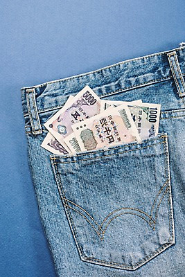 포토 JPG 지폐 사람없음 금융 일본 청바지 엔 외화 뒷주머니 국내포토 아시아 돈 바지 경제 파일형식