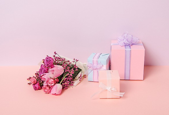 포토 JPG 꽃다발 백그라운드 프로포즈 선물 이벤트 사람없음 선물상자 장미 파스텔 국내포토 꽃 학용품 상자 파일형식