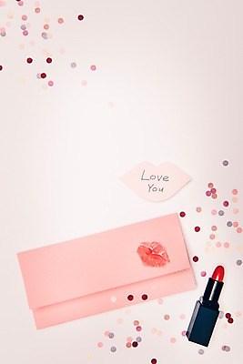 포토 JPG 백그라운드 프로포즈 사랑 사람없음 립스틱 편지 입술 파스텔 입술모양 키스마크 국내포토 모양 감정 학용품 신체부위 화장품 파일형식