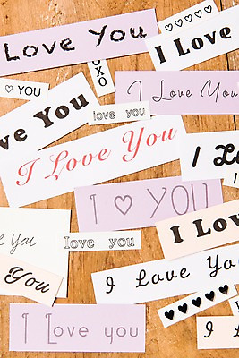 포토 JPG 종이 백그라운드 프로포즈 사랑 이벤트 사람없음 목재 아이러브유 나무배경 국내포토 나무 감정 재료 파일형식