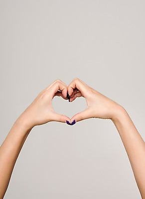 포토 모양 1 감정 사람 손짓 신체부위 파일형식 프로포즈 사랑 한명 손 손하트 JPG 백그라운드 하트 국내포토