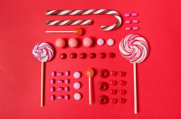 포토 JPG 컬러 백그라운드 화이트데이 발렌타인데이 막대사탕 사탕 이벤트 사람없음 빨간색 초콜릿 하트 달콤 데이 젤리 지팡이사탕 국내포토 모양 기념일 데이이벤트 디저트 맛 파일형식