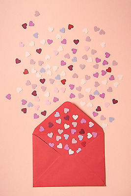 포토 JPG 분홍색 백그라운드 프로포즈 편지봉투 사람없음 빨간색 하트 러브레터 파스텔 국내포토 모양 컬러 학용품 봉투 편지 파일형식