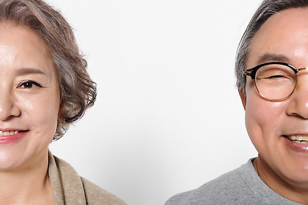 포토 JPG 스튜디오촬영 부부 여자 할아버지 노년 남자 할머니 얼굴 가족 실내 서기 웃음 근접촬영 상반신 두명 앞모습 신체부위 노부부 한국인 60대 반쪽 노인만 국내포토 커플 뷰포인트 관계 모션 표정 사람 동양인 성인 내부 성인만 파일형식