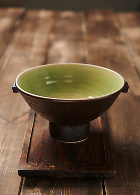 포토 JPG 스튜디오촬영 전통 그릇 접시 주방용품 실내 사람없음 목재 사기그릇 빈그릇 나무배경 국내포토 나무 식기 생활용품 백그라운드 재료 내부 파일형식