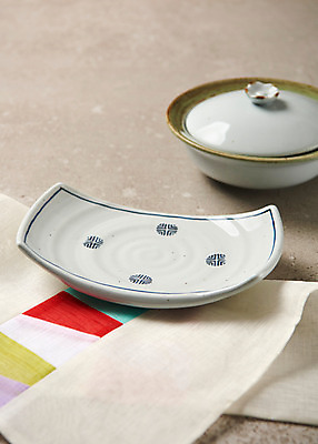 포토 JPG 스튜디오촬영 전통 그릇 접시 주방용품 실내 사람없음 보자기 사기그릇 천 국내포토 식기 생활용품 내부 직물 파일형식 천_직물