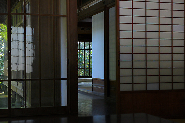 포토 JPG 주간 주택 실내 사람없음 문 일본 일본건축 일본가옥 툇마루 이바라키 국내포토 자연요소 아시아 내부 건물 동양건축 마루_인테리어 일본전통 파일형식