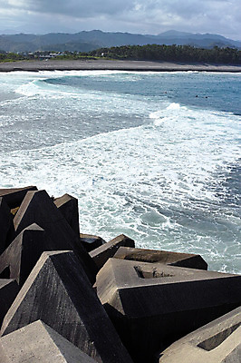 포토 JPG 주간 구름 파도 자연 하늘 산 풍경 해변 사람없음 야외 일본 방파제 도쿠시마 국내포토 자연요소 공공시설 아시아 바다 생태계 파일형식