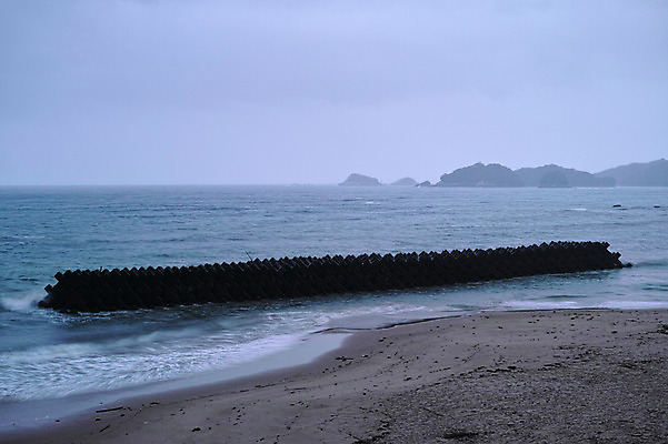 포토 JPG 주간 구름 자연 하늘 풍경 해변 사람없음 야외 일본 방파제 도쿠시마 국내포토 자연요소 공공시설 아시아 바다 생태계 파일형식