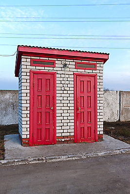 포토 JPG 해외이미지 도로 벽 하늘 벽돌 사람없음 건물 문 화장실 그림 지원 해외202004 해외포토 건축물 길 교통시설 파일형식 이미지허브