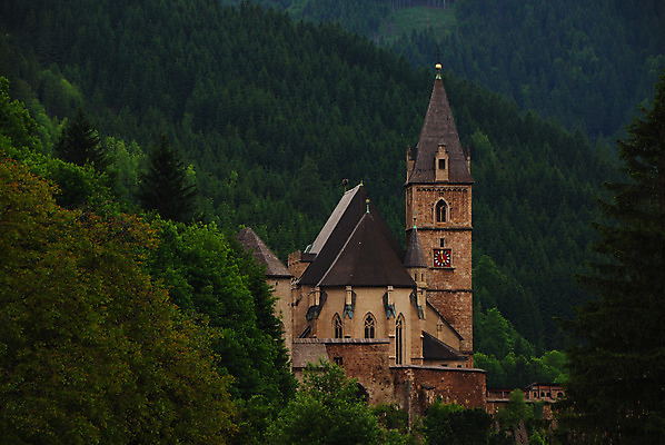 포토 JPG 해외이미지 구름 전통 유럽 벽 여행 건축양식 자연 하늘 휴가 주택 이야기 풍경 사람없음 건물 조각상 여행객 탑 일몰 궁전 안개 바위 연못 성 중세 역사 비엔나 야간 언덕 과거 장면 공상 옛날 해외202004 해외포토 자연요소 건축물 건축 나라 컨셉 고건축 날씨 사람 조형물 노을 돌_바위 오스트리아 생태계 파일형식 이미지허브