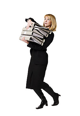 포토 JPG 해외이미지 여자 비즈니스 부츠 한명 정장 치마 사무실 쌓기 업무 바인더 무거움 해외202004 해외포토 1 옷 신발 모션 하의 사람 사무용품 작업 무게 파일형식 이미지허브