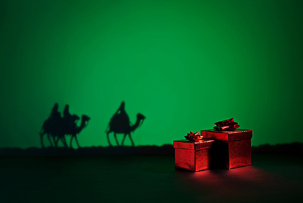 포토 JPG 해외이미지 전통 계절 남자 실루엣 별 기독교 종교 여행 크리스마스 가족 휴가 3 이야기 선물 사랑 사람없음 장식 빨간색 초록색 빛 파티 검은색 축제 성경 축하 황금 은색 야간 12월 심볼 장면 낙타 신성 노엘 베들레헴 해외202004 해외포토 자연요소 기념일 감정 컬러 컨셉 종교용품 포유류 관계 촬영기법 사람 이벤트 날짜 파일형식 이미지허브