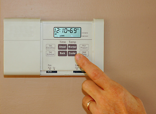 포토 JPG 해외이미지 주택 따뜻함 사람없음 환경 디지털 저축 에너지 뜨거움 보호 시원함 난방 냉각기 프로그램 비용 안락 해외202004 해외포토 컨셉 건물 금융 경제 파일형식 이미지허브