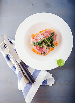 포토 JPG 해외이미지 음식 부분 호박 육류 사람없음 빨간색 식사 저녁식사 소고기 신선 허브 유기농 소금 후추 건강식 점심식사 숙성 해외202004 해외포토 식물 웰빙 컬러 채소 식재료 향신료 파일형식 이미지허브