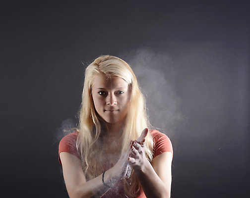 포토 JPG 해외이미지 스튜디오촬영 여자 관리 한명 미소 손짓 10대 빨간색 금발 회색 축하 가루 박수 건배 먼지 감탄 승인 심각 칭찬 성인여자만 해외202004 해외포토 1 헤어스타일 컬러 컨셉 모션 청소년 실내 표정 사람 여자만 성인만 파일형식 이미지허브