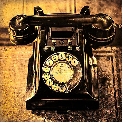 포토 JPG 해외이미지 선 백그라운드 비즈니스 통신 탁자 대화 사람없음 목재 스마트폰 사무실 숫자 유행 검은색 장비 수확 골동품 흰색 클래식 코드 연결 전화기 심볼 향수 오브젝트 수화기 질감 복고 과거 아날로그 부름 다이얼 소통 고립 옛날 중고 스타일 해외202004 해외포토 나무 문자 컬러 가구 컨셉 농업 재료 모션 말하기 핸드폰 스마트기기 화장품 파일형식 이미지허브