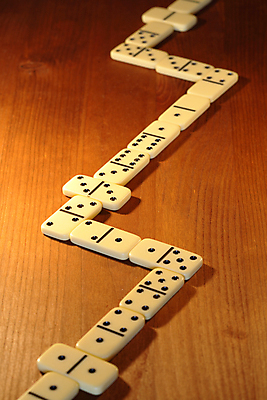 포토 JPG 해외이미지 사람없음 도미노 지그재그 놓기 해외202004 해외포토 모션 파일형식 이미지허브